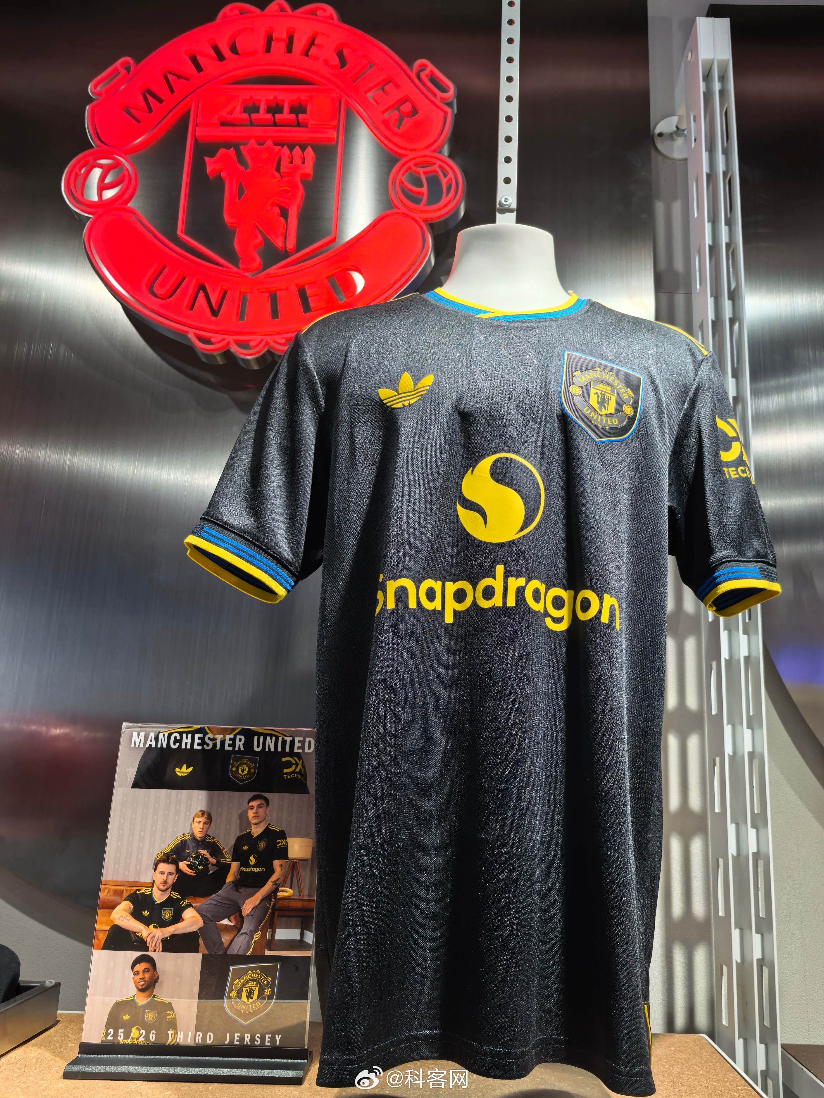 包含重磅！今晨曼联外线爆发瓦伦西亚冲刺阶段止住颓势，浙江队篮板制胜备战意大利杯的词条